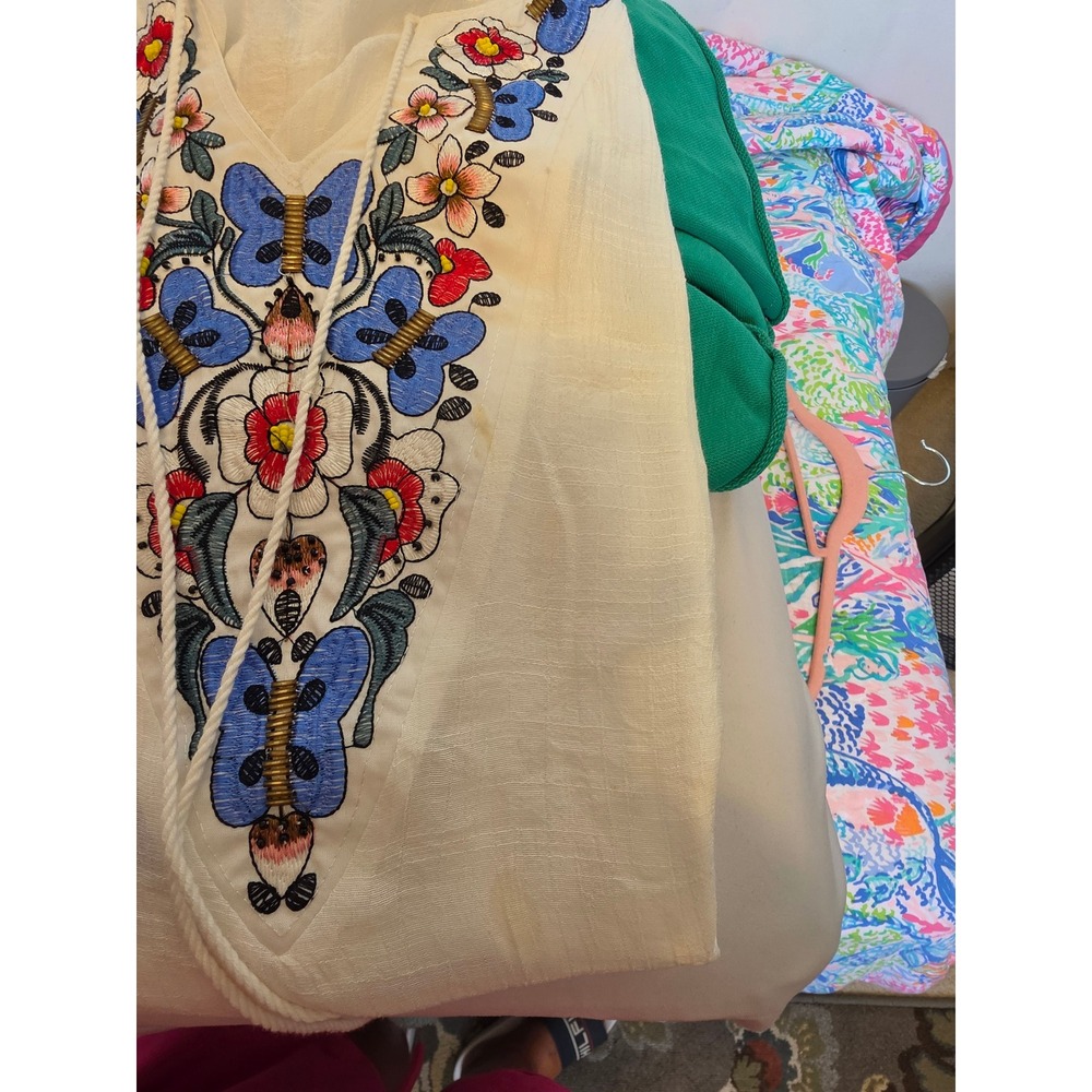 Finovas White Embroidered Butterfly Floral Tunic Top Crochet Trim Pom Pom Tassel - Picture 11 of 11
